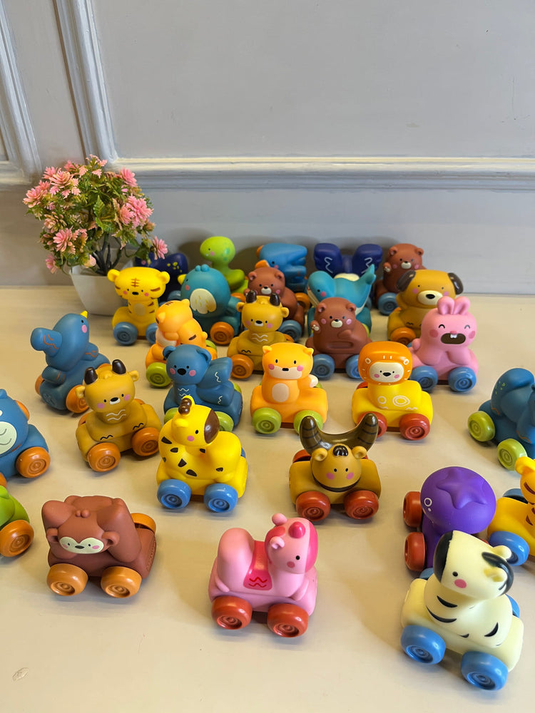 Animal Cars Bath Toys, Soft Rubber Vehicle Set,Push and Go Cars with Wheels for Kids